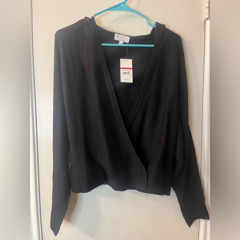 🛍️NWT Sofia Vergara Black Small Sweater